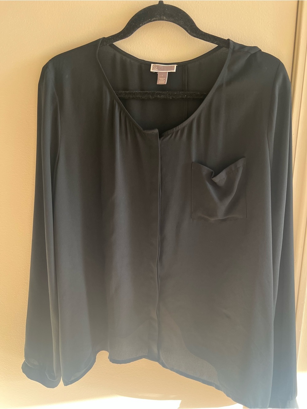 Chelsea28 Black Open Back Blouse Size Large
